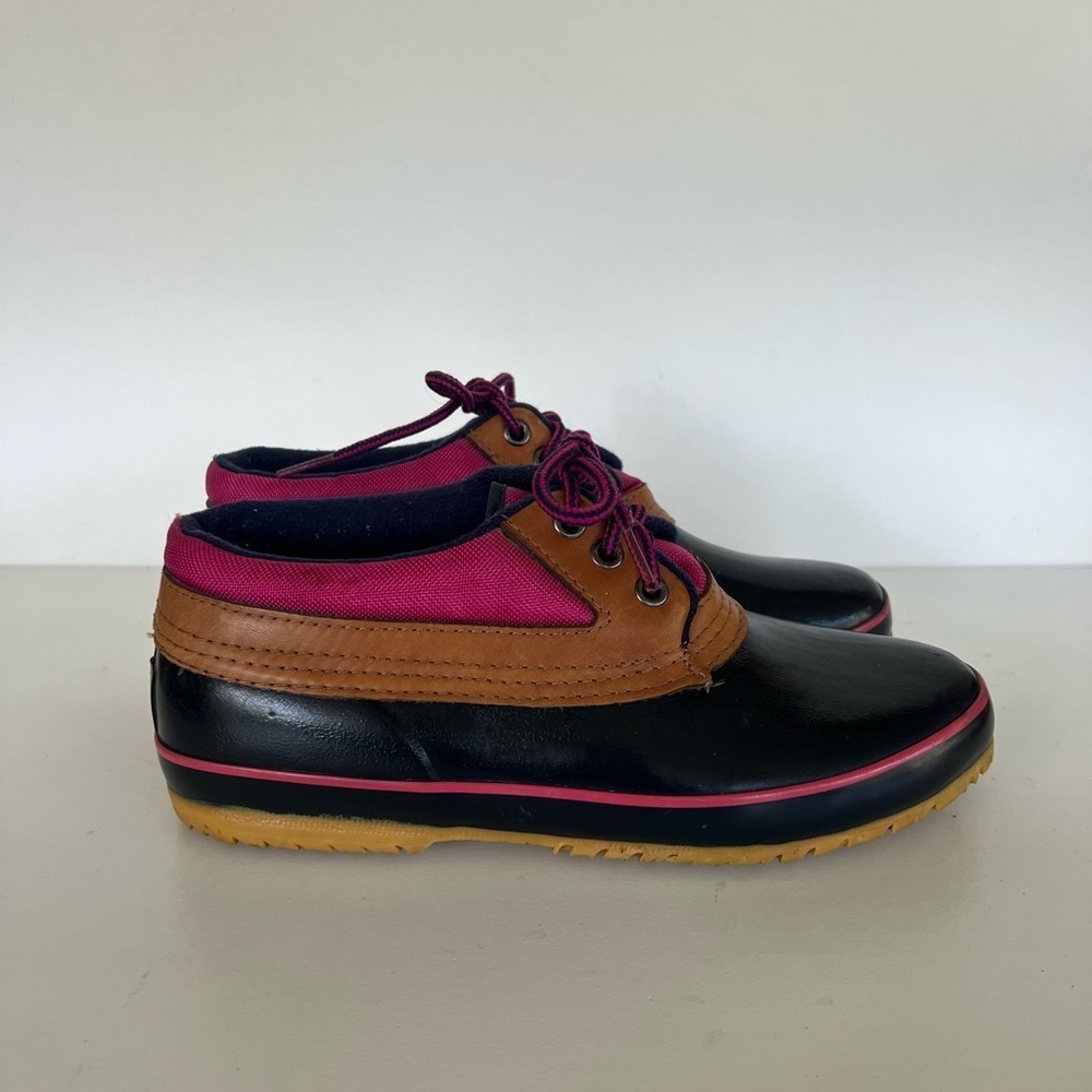 G. H. Bass & Co Calgary Waterproof Rain Duck Boots in Navy/Pink, size 9